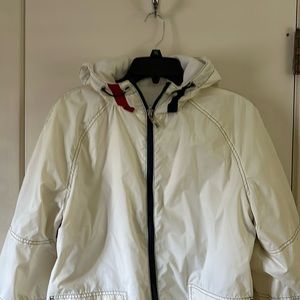 White jacket puffy with hood and pocket